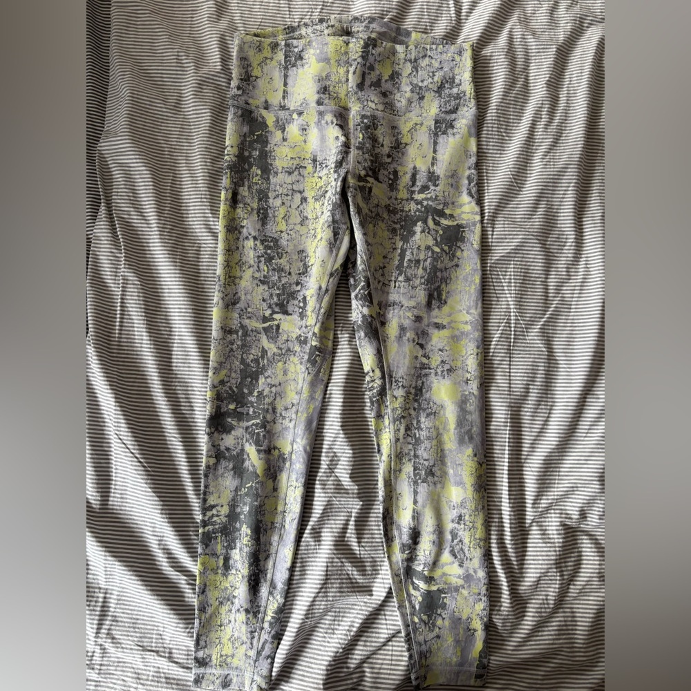 Lululemon Wunder Train High-Rise Tight 28" - size 12